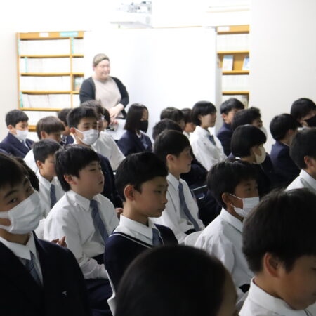 1年生　保健講話を受講しました。