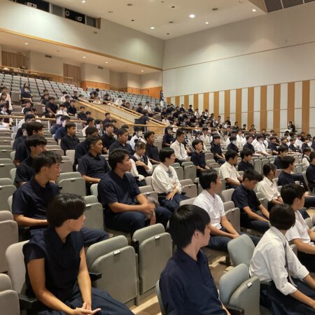 朝礼を実施しました。