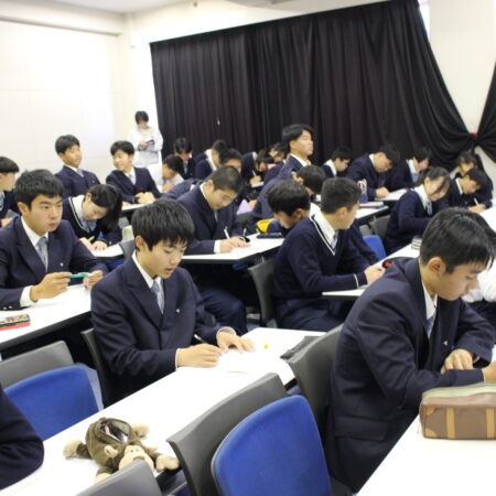 特別授業を行っています。