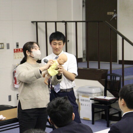 ２年生　思春期講演会を実施しました。