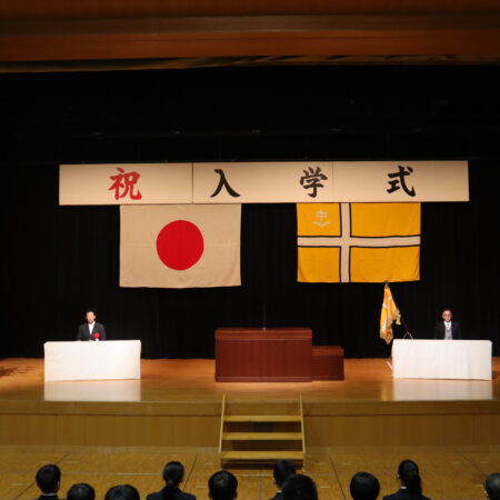 第31回 中等部入学式を挙行しました